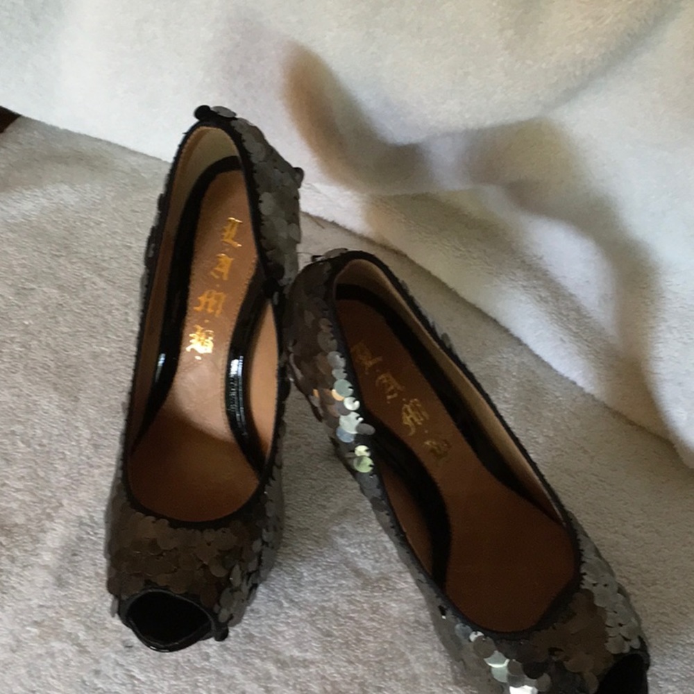 L.A.M.B. Pewter Sequin Platforms Size 7.5 - image 2